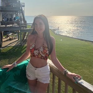 Meet your Posher, Alexandra